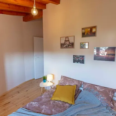 Gallery B28 - 3 Bedroom Downtown